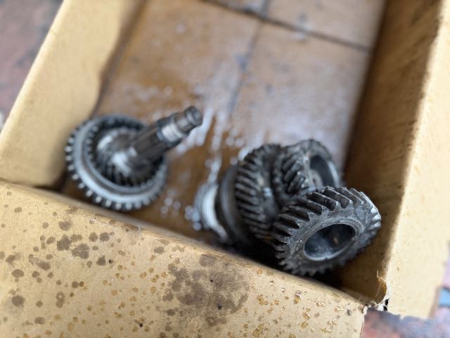 これはなんの部品でしょー？♪